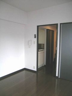 esutasio-heya 1.jpg