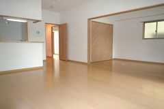 090624uleru-201-heya1.jpg