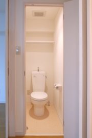 fastshianbashi-wc.jpg